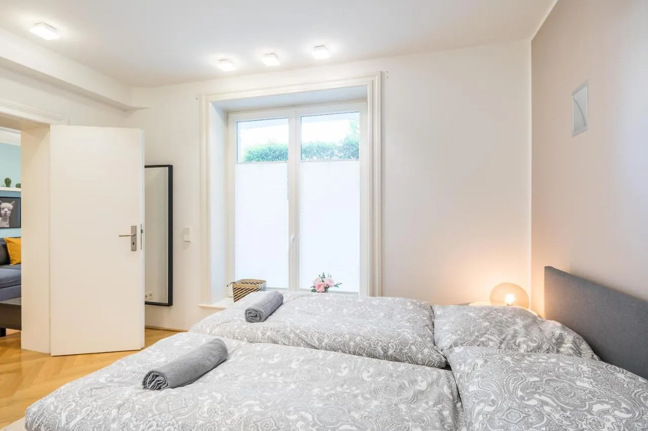 Stylish & Cosy Apartment Next To The U-Bahn Hamburg 0*,  Deutschland